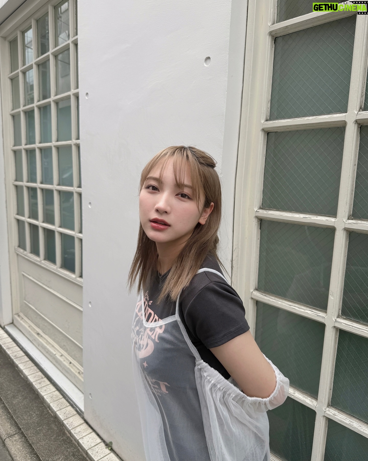 Ai Hayase - 1K Likes - ・
・
・
1ヶ月終わるの早すぎ!!!!!
最近暑くなってきたからみんな体調気をつけてぇぇぇ
王様のブランチ 中継 衣装🤍
チュールワンピース @violettaofficial_jp
トップス @shaggie_official
・
・
・