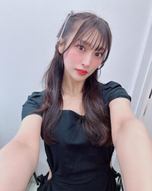 Ai Negishi Instagram - 🎀🤍🎀
.
撮影の時の
ハーフツイン🫶
レアだから私服に着替えてからも自撮り
でも写真撮ってからすぐほどいちゃった🤣✨
このワンピもお気に入り🩶
今日も着てる🥰
.
#ハーフツイン #レア 
#私服 #ねぎ私服 #ねぎしふく
#EVRIS