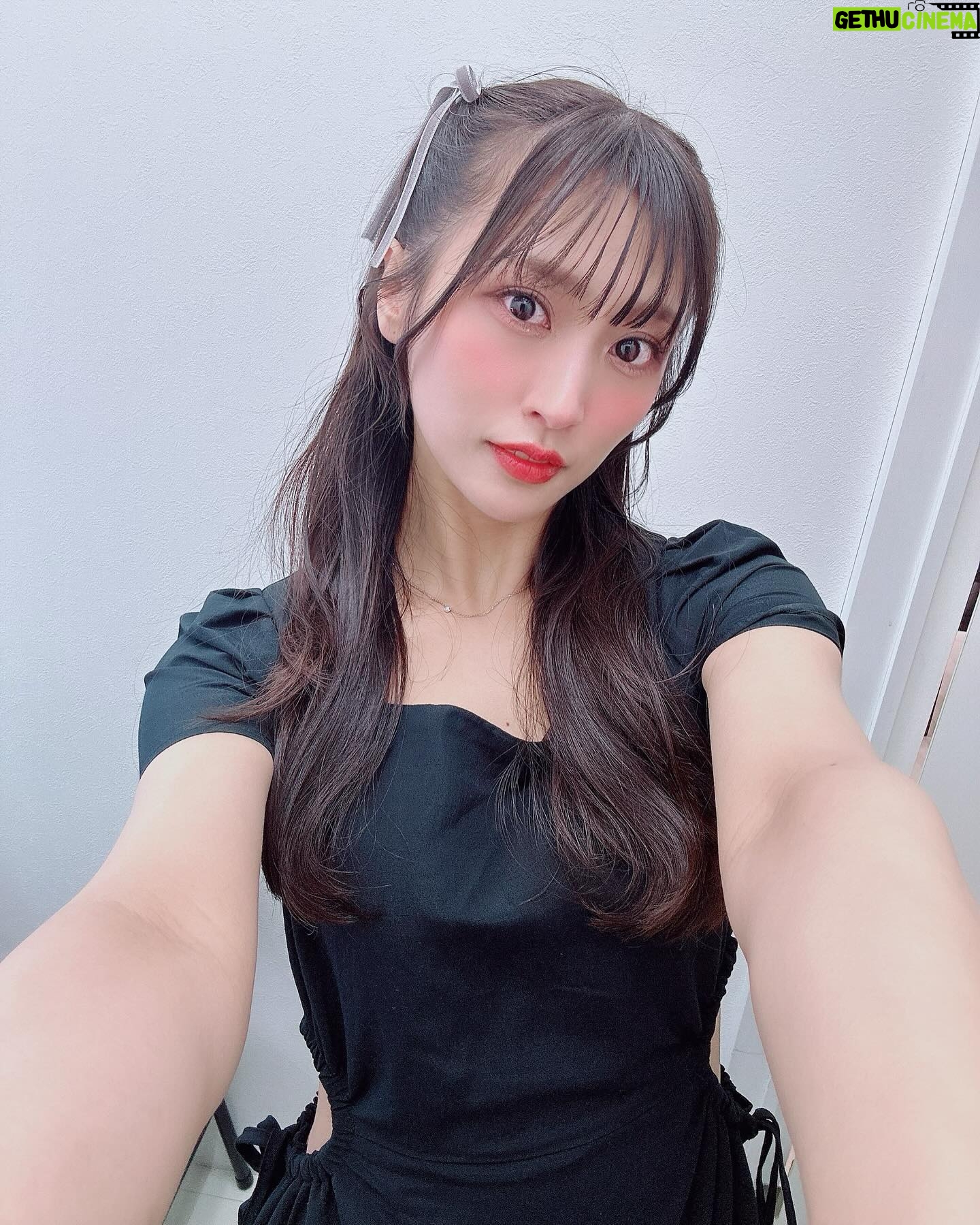 Ai Negishi - 1.4K Likes - 🎀🤍🎀
.
撮影の時の
ハーフツイン🫶
レアだから私服に着替えてからも自撮り
でも写真撮ってからすぐほどいちゃった🤣✨
このワンピもお気に入り🩶
今日も着てる🥰
.
#ハーフツイン #レア
#私服 #ねぎ私服 #ねぎしふく
#EVRIS