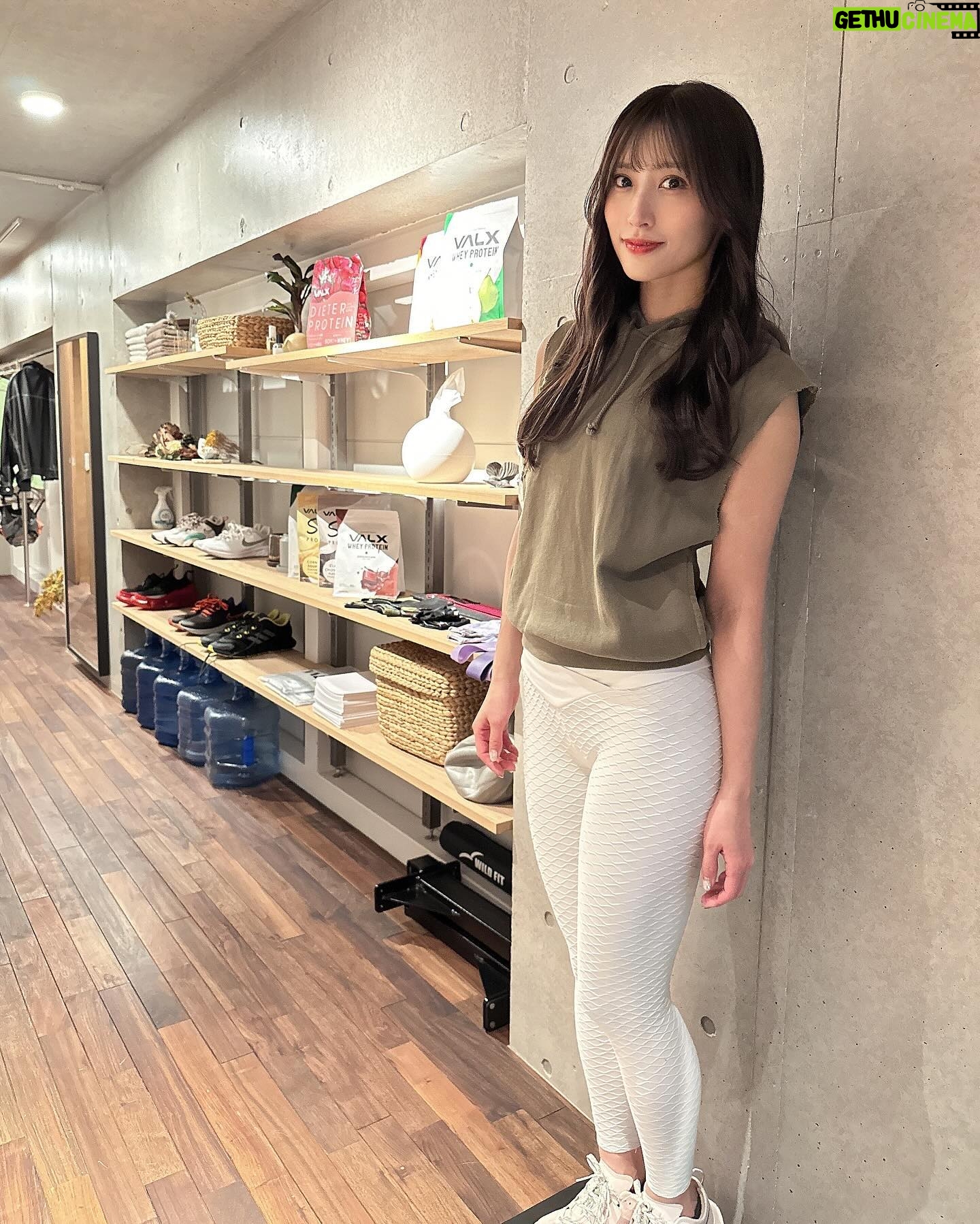 Ai Negishi - 1.4K Likes - 🏋️✨🏋️
.
ジム行ってきました🥰
効きすぎて終わった後
産まれたての子鹿のような足になって
ぷるぷるしてました😇
舞台稽古が始まるまでに
もっと体力つけるぞー❣️
.
@kayggym
@ayaumi.co.jp
.
#ケイジー #パーソナルジム新宿 #パーソナルトレーニング新宿 #レンタルウェア #training