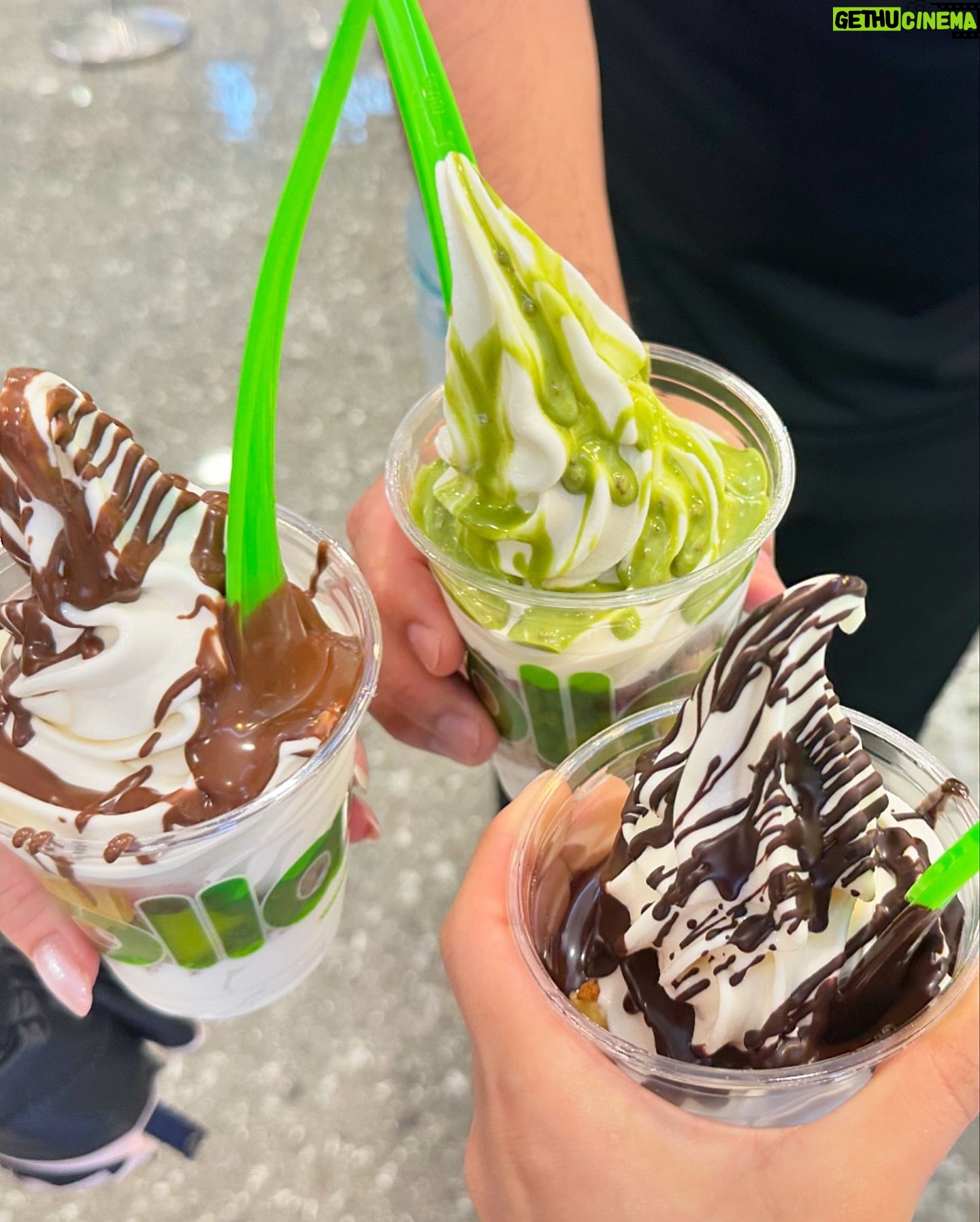Ai Negishi - 1.3K Likes - 🍦🥭🍦
.
どハマりしたアイスクリーム❣️
フローズンヨーグルトアイスで
フルーツとクランチとソースが選べて
全部がめちゃくちゃ美味しい...
アイスとしてというか
毎日の朝ごはんにしたいレベル🥺💕
マネージャーさん達がどハマりしてて
私もまんまとハマりました🤣
バナナとマンゴーといちごにしました🍌🥭🍓
ダークチョコレートソース神...❣️
.
#llaollao #icecream #frozenyogurt
#cebu #Philippine
#アイスクリーム #フローズンヨーグルト
#セブ #フィリピン