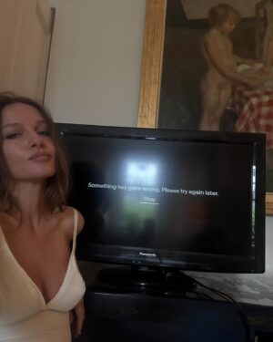 Aida Economu Instagram - un anotimp mai departe 🍰