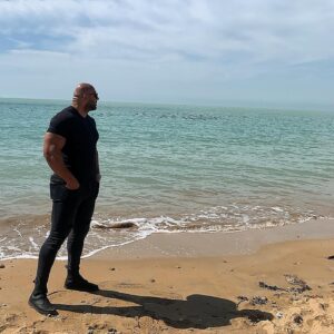 Aidin Khataei Instagram - برای همه خوب باش..انکه فهمید همیشه در کنارت خواهد ماند..و انکه نفهمید،روزی دلش برای همه خوبیهایت تنگ میشود🌹