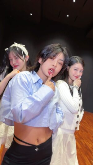 Aiki Instagram - #아이키 님과 함께라면 #SUPER_LUCKY❇️ #AIKI #MINJU #민주 #YUNAH #윤아 #ILLIT #아일릿 #LuckyGirlSyndrome