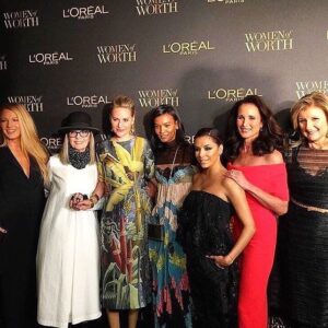 Aimee Mullins Instagram - Repost from @ariannahuff about last night ❤️: "an amazing night at @lorealmakeup's #WomenofWorth. For the last 8 years, I've presented an award at this event. Here with the other presenters and L'Oreal ambassadors: @blakelively, Diane Keaton, @aimeemullinsnyc, @liyakebede, @evalongoria, @andiemacdowell #regram @thepierreny ™@ariannahuff