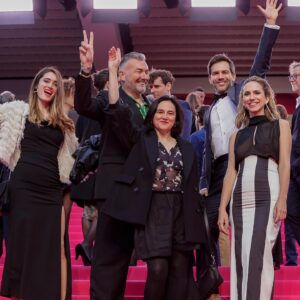 Aina Clotet Instagram - Merci beaucoup @canneseries 🩷 

Such a dream ⭐️ to present THIS IS NOT SWEDEN in the official competition. 

Quina il.lusió cel.lebrar-ho amb tot l’equip i el recolzament de tothom qui l’ha fet possible. Infinites gràcies.

Qué ilusión celebrarlo con todo el equipo y el apoyo de todos los que lo han hecho posible. Infinitas gracias.

Y gracias a mis maravillosas estilistas @rattfenech @retail_bcn_i_mes y Anna Fresquet 

🖤🤍@menchentomas @majoraljewelry