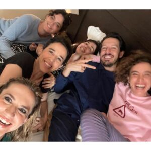Aina Clotet Instagram - Merci beaucoup @canneseries 🩷 

Such a dream ⭐️ to present THIS IS NOT SWEDEN in the official competition. 

Quina il.lusió cel.lebrar-ho amb tot l’equip i el recolzament de tothom qui l’ha fet possible. Infinites gràcies.

Qué ilusión celebrarlo con todo el equipo y el apoyo de todos los que lo han hecho posible. Infinitas gracias.

Y gracias a mis maravillosas estilistas @rattfenech @retail_bcn_i_mes y Anna Fresquet 

🖤🤍@menchentomas @majoraljewelry