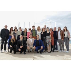 Aina Clotet Instagram - Merci beaucoup @canneseries 🩷 

Such a dream ⭐️ to present THIS IS NOT SWEDEN in the official competition. 

Quina il.lusió cel.lebrar-ho amb tot l’equip i el recolzament de tothom qui l’ha fet possible. Infinites gràcies.

Qué ilusión celebrarlo con todo el equipo y el apoyo de todos los que lo han hecho posible. Infinitas gracias.

Y gracias a mis maravillosas estilistas @rattfenech @retail_bcn_i_mes y Anna Fresquet 

🖤🤍@menchentomas @majoraljewelry