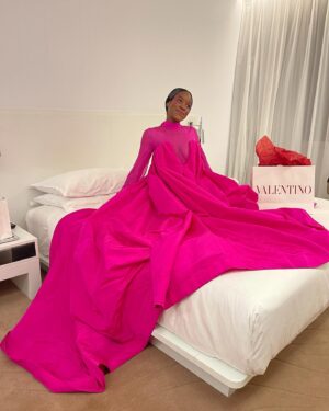 Aindrea Emelife Instagram - What's in the colour pink? When I think of pink I think of Venetian red mixed with St John's White, the lush raucous frivolity of Rococo, the eyeshadow lid of Warhol's Marilyn or neon flashes of Dan Flavin. Yesterday, pink for me only means Valentino. So excited to be invited to embrace the brands signature colour in honour of their exhibition Forever Valentino. 

Who said art historians shouldn't wear pink? 🎀 

@maisonvalentino