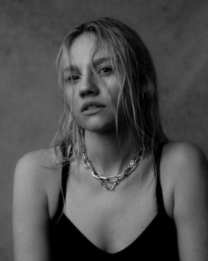 Áine Rose Daly Instagram - it’s raining in london
.
.
.
did a shoot with the lovely @fay_summerfield.photo recently and she is amazingggggggg if anyone needs a shoot go go go to her! 🌞