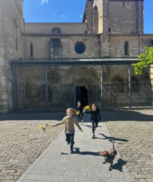 Ainhoa Arbizu Instagram - …despidiéndote también aquí, en tu Estella querida. ✨ taaaaaanto amor!… @lorea_arbizu @rubenazconaarmen