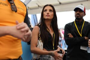 Aitana Rinab Perez Instagram - Here’s me at Grand Prix trying to wrap my head around the fact that during a race the team takes only 5-7 seconds to change all 4 tires and refuel at a pit stop. 😳 vroom vroom 🏎