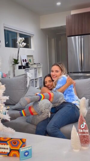 Aitana Rinab Perez Instagram - Thank you @cosette and @bombas for such a cute gift I love them!!