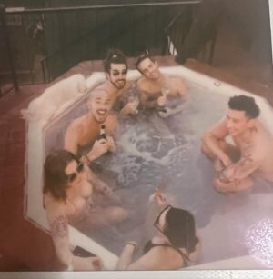 Aitch Alberto Instagram - hot tubs. friends. flan and doggies.
lots of doggies. made it merry bright and most importantly filled with lots of laughter. hope yours was good. 🤍