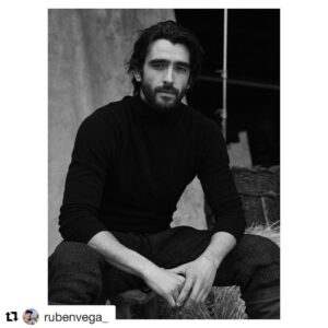 Aitor Luna Instagram - Hermanaaaaa @santimarin...jajajajajaj a tus órdenes....gracias @rubenvega_ por este fotón! Feliz #lunes