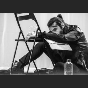 Aitor Luna Instagram - Cada día que pasa me da más vértigo ver lo rrrrrapido que pasa el #tiempo.... #picture by @irenemeritxell.......vamos a por las dos ultimas funciones en @teatroscanal de @lavidaapalos @imanolariasoficial @guadalupelancho #rauljimenez #batio