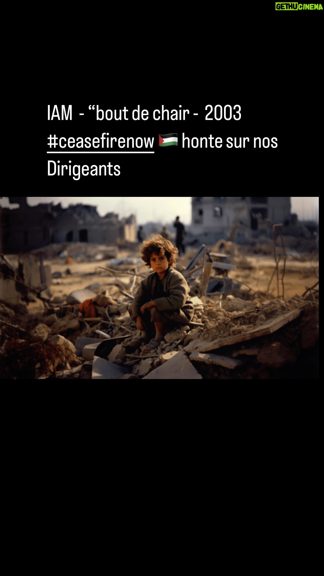 Akhenaton - 3.2K Likes - un bout de chair a vu sa mère, son père partir
sous les chars de la colère poussés par l’homme qui en est privé
au fond quelle surprise? se battre pour sa terre
quand ses camarades affolés par la guerre l’ont déjà quittée
quand ces hommes venus de loin font irruption dans les logis
avec l’intention ferme de les piller
essoufflés par l’âge, alignés
sous leur yeux les ruines, fumants vestiges de ce peuple humilié
un bout de chair crie vengeance, seuls ses pairs lui répondent
car ce bas-monde est distrait par les billets
privé de substance il sèche
seuls l’appât du gain et du profit les a pour un instant tous liés
orgie prétentieuse, sentiment d’éternel
fondés sur le dos de crimes odieux déjà oubliés
ils nous guident vers Armageddon
agissent au nom de Dieu
mais dans les actes ils l’ont mille fois nié
la perversion se mêle aux artères
aveuglés par l’égo démesuré, ils ne savent même plus à qui se fier
assoiffés de pouvoir, rien ne peut les émouvoir
mais dans la pénombre ils n’ont pas vu la foudre briller
les faits sont là pour l’attester
la force d’une arme se mesure à l’art et la manière de la manier
pour ce bout de chair l’école est un rêve
couvre-feu et villes quadrillées