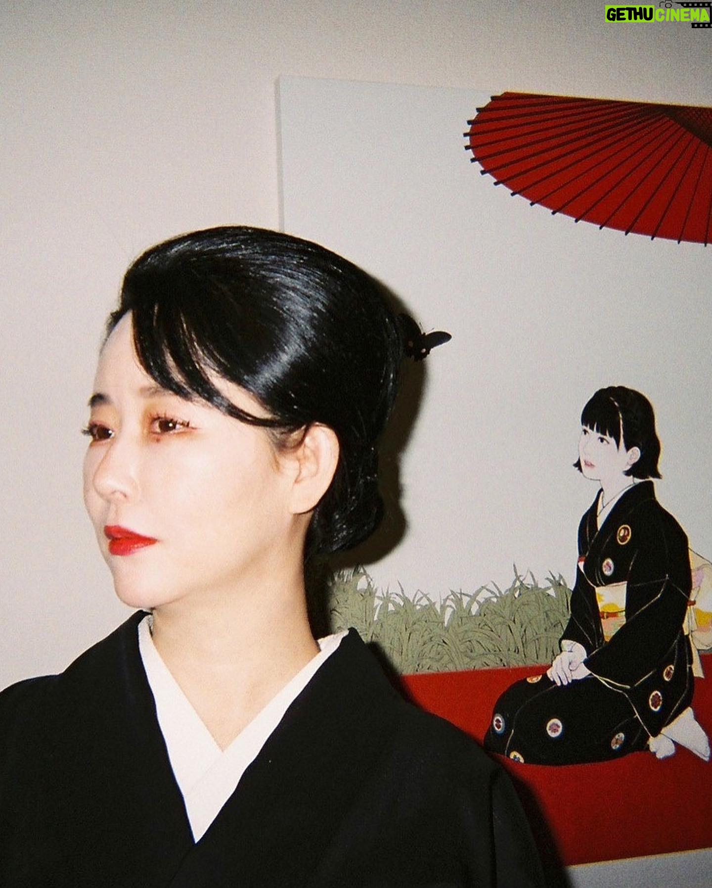 Akiko Higashimura - 2.1K Likes - めっちゃいい〜✨
ちなみにキシマリさん、初対面‥笑
風のように現れて風のようにシャッターを押して、それでこんなイケてる写真が‥ カメラマンさんってすごいですね✨
#キシマリ#東村アキコ#着物