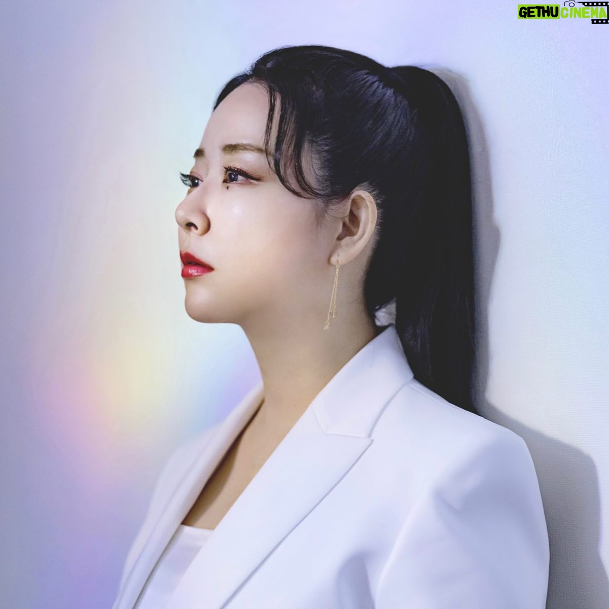Akiko Higashimura - 2.2K Likes - 文春オンラインのインタビューざひ読んでみてください〜!
メイクさんスタイリストさんカメラマンさんありがとうごさいました✨
#文春オンライン #bunshun.jp
#私のことを憶えていますか
#東村アキコ #higashimuraakiko #海月姫 #東京タラレバ娘 #かくかくしかじか #ママはテンパリスト #美食探偵明智五郎 #雪花の虎 #着物#偽装不倫