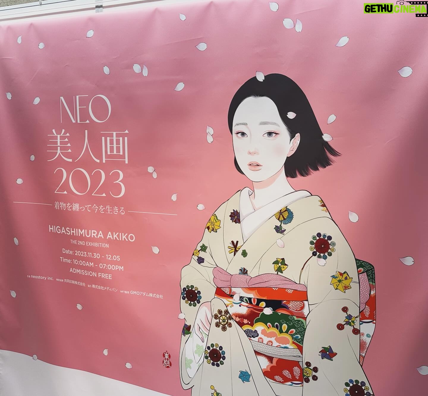 Akiko Higashimura - 1.9K Likes - NEO美人画展、明日の30日から池袋の東武百貨店本館8階で開催です!初日わたしは高知に出張で会場にはおらんのですが、みなさま今年の新作の20枚、見にきてください〜!NFT販売はもちろんのこと、今年は素敵なポストカードも売っております。
#NEO美人画#東村アキコ#着物#美人画#NFTART