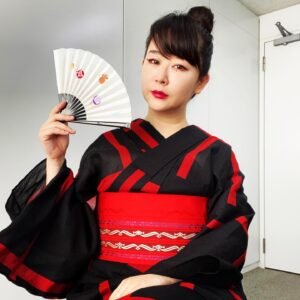 Akiko Higashimura Instagram - 先週の写真ですが、ニブンノゴの宮地さんとのドラマ好き対談の取材受けてきました〜
#東村アキコ #higashimuraakiko #海月姫 #東京タラレバ娘 #かくかくしかじか #ママはテンパリスト #美食探偵明智五郎  #雪花の虎 #着物#偽装不倫#浴衣#イトカワ#ニブンノゴ