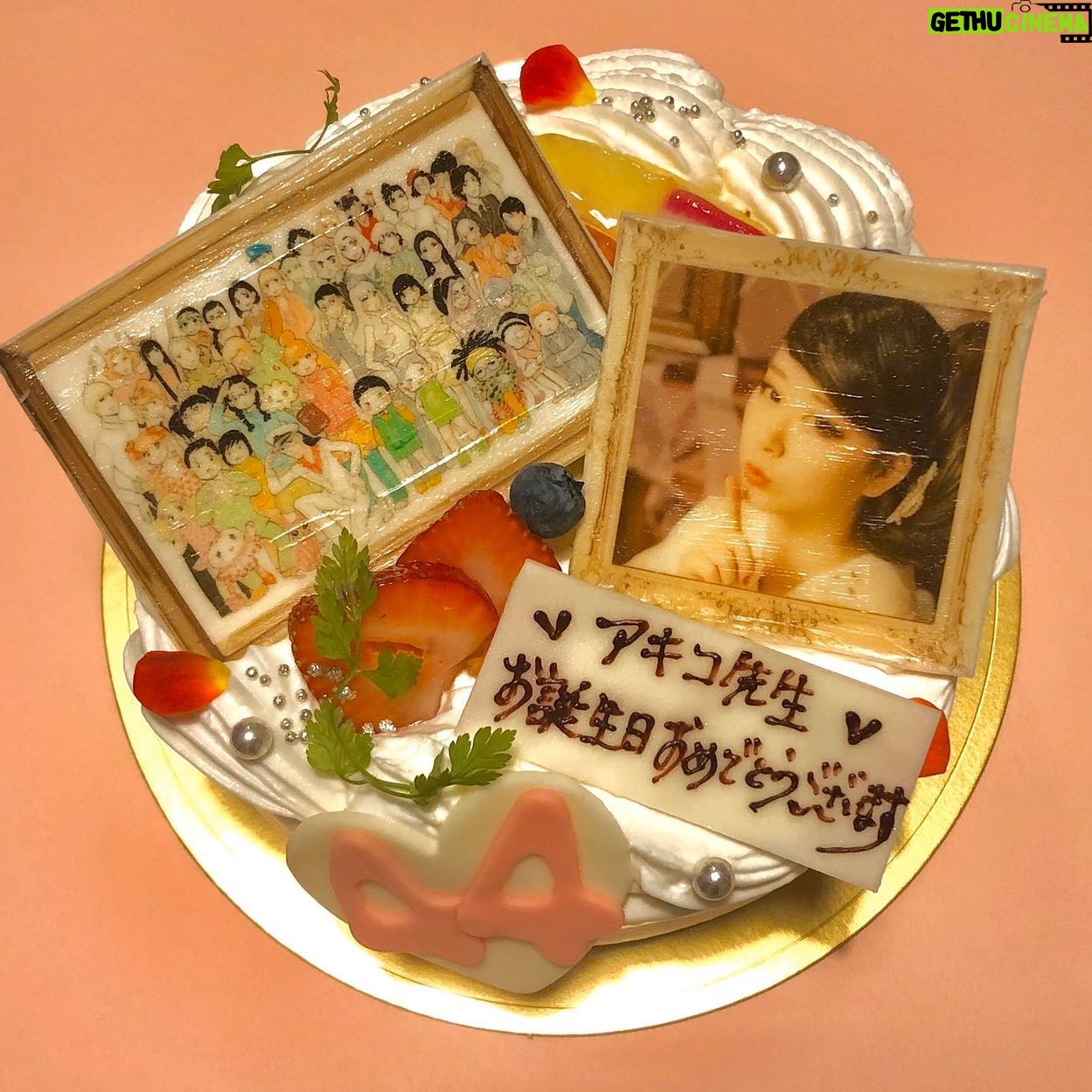 Akiko Higashimura - 2K Likes - あれっ‥今日誕生日か!?毎年恒例ファンのかたからケーキの写真頂いて気がつきました!44歳になりました、健康第一でまだまだ頑張ります!#東村アキコ #higashimuraakiko #海月姫 #東京タラレバ娘 #かくかくしかじか #ママはテンパリスト #美食探偵明智五郎 #雪花の虎 #着物#偽装不倫
