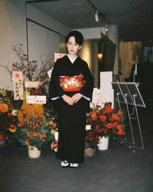 Akiko Higashimura Instagram - めっちゃいい〜✨
ちなみにキシマリさん、初対面‥笑

風のように現れて風のようにシャッターを押して、それでこんなイケてる写真が‥ カメラマンさんってすごいですね✨

#キシマリ#東村アキコ#着物