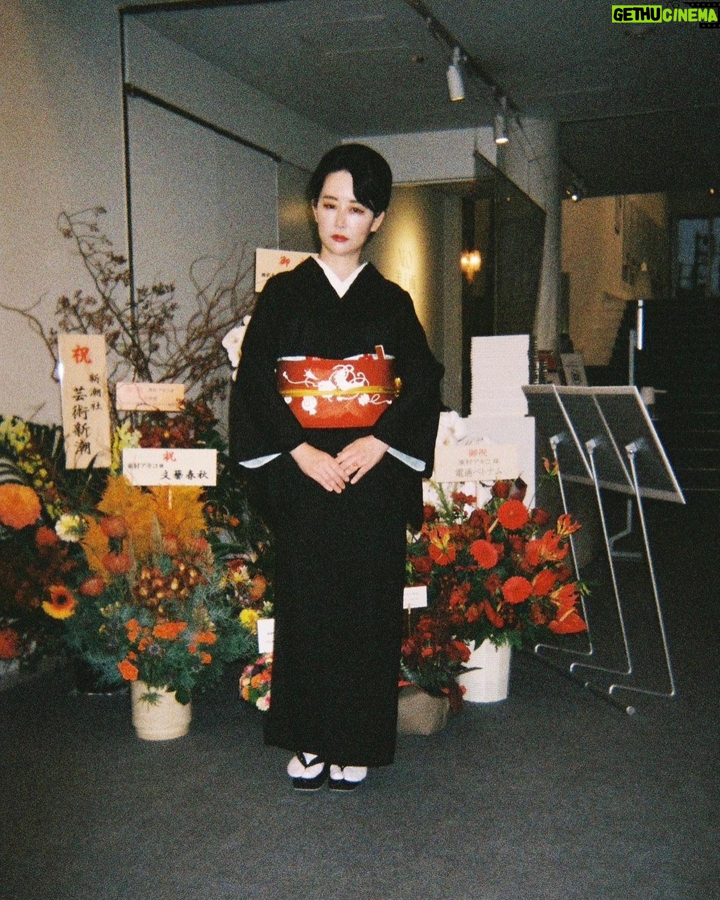 Akiko Higashimura - 2.1K Likes - めっちゃいい〜✨
ちなみにキシマリさん、初対面‥笑
風のように現れて風のようにシャッターを押して、それでこんなイケてる写真が‥ カメラマンさんってすごいですね✨
#キシマリ#東村アキコ#着物