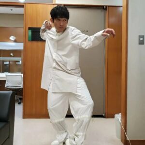 Akira Ishida Instagram - オシャレな服に合うポーズだれか教えて