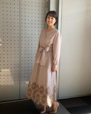 Ako Nagao Instagram - .
遅ればせながら、あけましておめでとうございます！わたしは今日が、2021年最初のめざましテレビでした⏰
今年は毎日充実した日々を過ごせるように、たくさん学んでたくさん考える一年にしたいと思います。これからもよろしくお願いいたします！
厳しい寒さが続いていますが、健康に気をつけて暖かくしてお過ごしください。

#めざましテレビ 
#衣装