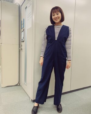 Ako Nagao Instagram - 家にあった布とミシンを使って、
洋服を作ってみました！
らくちんオールインワンです(^.^)
この調子でどんどん作っていこうと思います！

#おうち時間 
#ハンドメイド
#手作り服