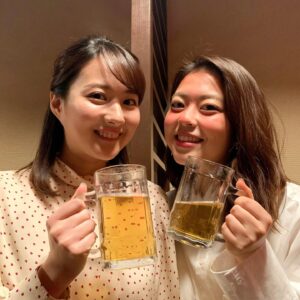 Ako Nagao Instagram - .
今夜24時55分から放送
「テレビ特区」内「曲解ミュージック・アワー」
に杉原アナと出演します。誰もが知るあの名曲をあえて曲解するとどうなるのかを再現しています。杉原千尋の迫真の演技にご注目ください！
※二人ともノンアルコールです
#テレビ特区
#関東ローカルでごめんなさい