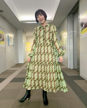Ako Nagao Instagram - .
#バイキングMORE
見ていただきありがとうございました！
今日の衣装です👗
幾何学模様がかわいいワンピースに私物のショートブーツを合わせました^_^