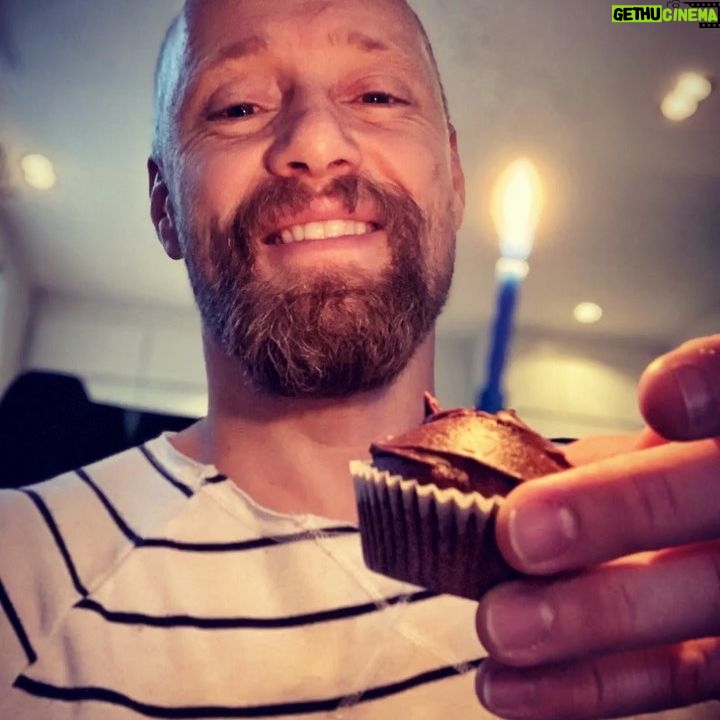 Aksel Hennie - 7.2K Likes - HAPPY BIRTHDAY TO ME!!! 🎂 44 still feeling as excited as I did when I was 4, and happy as F#!K to be alive. Love every single one of you that has sent me birthday wishes! Thank you so much for making my special day even more special! #lovebirthdays #birthdayboy ❤️K H H❤️