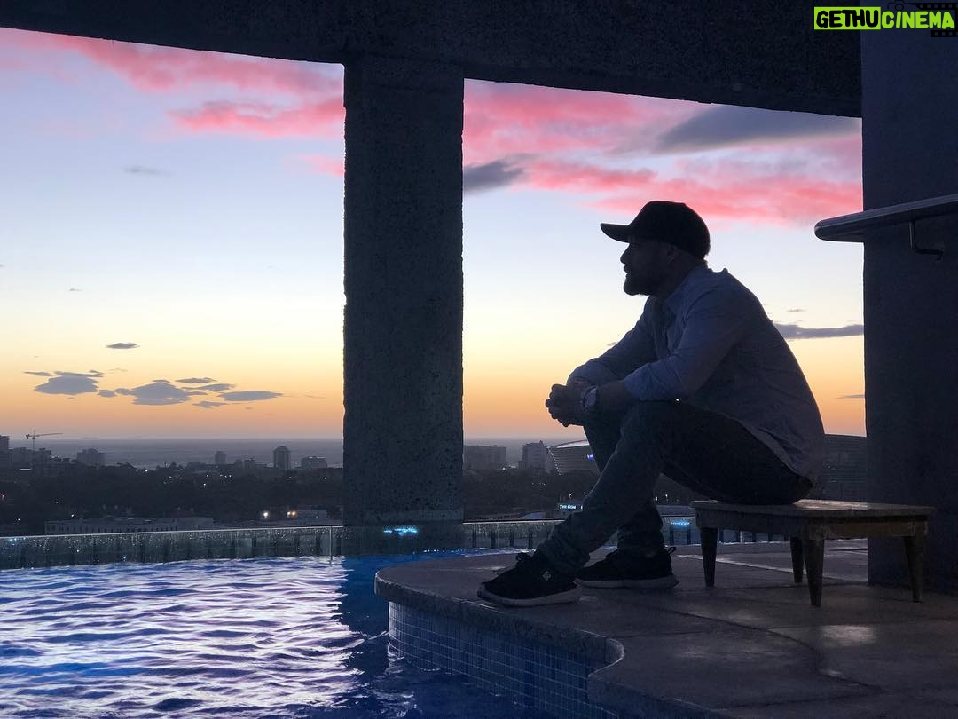 Aksel Hennie - 3.1K Likes - IF THEY SAY «IT’S IMPOSSIBLE» REMEMBER IT’S IMPOSSIBLE FOR THEM NOT FOR YOU! 👊🏻 ....feeling blessed and thankful for the life I live. These days I’m finishing up a Scandinavian dream project going back to back on a new Hollywood production acting alongside crazy talented actors and one of the coolest guys I knew of in my teens ....and in between there a short work week in Cape Town with colleagues and friends. Life is blessed. ❤️Thank you for making this possible, K....❤️ Btw; In this shot it looks like I’m contemplating about my life overlooking the view.... The truth is I saw the beautiful sunset and just wanted to look cool.... #sa #film #actor #life K H H