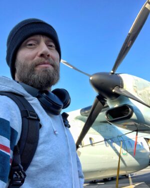 Aksel Hennie Instagram - 🇨🇦 CANADA 🇨🇦 ...just flew in for some pancakes with maple syrup and some work. #actor #film #movies #canada ❤️K H H❤️ #seeusoon