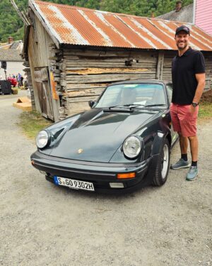 Aksel Lund Svindal Instagram - #fjordluft

@j_einemo
@porsche_norge
@porsche.museum