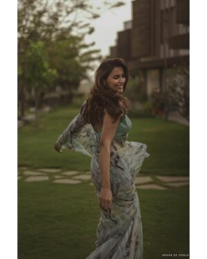 Akshara Gowda Instagram - 🦋🐬🦕🥏🩵

As seen by @houseof.fools 

Styled by @amulya.suresh 

 #aksharagowda #stylishtamilachi #aksharagowdabikki #stylishtamizhachi 
#mumbai #hyderabad