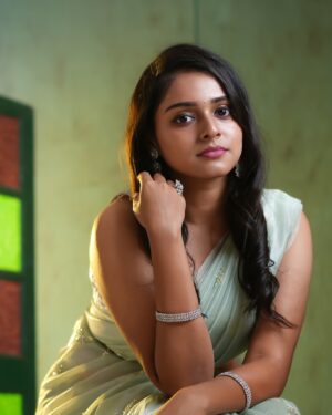 Akshatha Ajit Instagram - 🤍
📸 @aadhityasivam 
🥻 @sesha_bridalwear 
Saree Drapist @d_sareedrapist 
MUA @jeru_bridal_studioo 
Jewel @hiranmayi_chennai