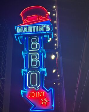 Al Franken Instagram - Having a great time in Nashville! Great chicken wings at Martin’s! @martinsbbq