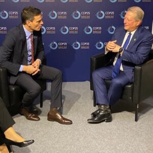 Al Gore Instagram - This #COP25 felt different than those that came before it. There’s so much grassroots energy and momentum for climate action right now, led in large part by young people. I proudly stood alongside U.S. subnational leaders ensuring continued American leadership, presented the latest solutions to the climate crisis to conference attendees, and worked to convince government and business leaders of the opportunity of the Sustainability Revolution. My message to all: Time is running out. This is a global emergency. We need ambition that meets the moment. #WeAreStillIn #TimeforAction