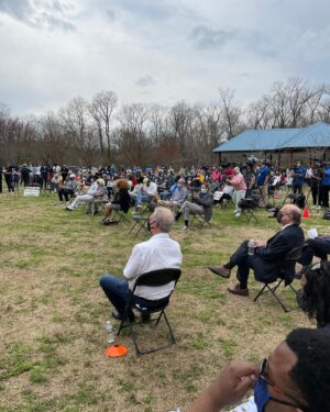 Al Gore Instagram - Thank you, southwest Memphis. Keep resisting and keep pressuring your local officials. Soon we will win the fight against the #ByhaliaPipeline.