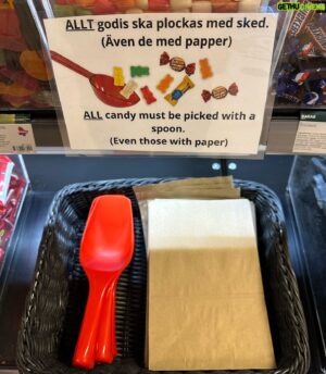 Al Pitcher Instagram - …… more like a shovel than a sked . 🥄🥄#aShovelofsockermakesthemedicinegodown #canyoudigit #lördagsgodis #EVENthosewithPaper!!