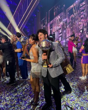 Alan Bersten Instagram - Congrats to the winner of @dancingwiththestars season 32!!!!!