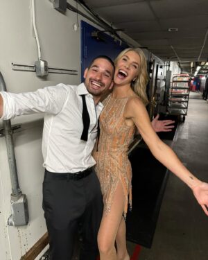 Alan Bersten Instagram - Had the absolute pleasure of choreographing the @daytimeemmys !!! @amandakloots and @mrjerryoc you guys are legends 🕺🏼💃🏻and thank you to @kaylaradomski4 for helping me out!!!