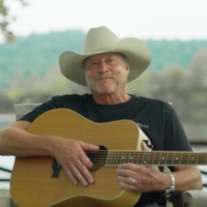 Alan Jackson Instagram - Wishing all you dads out there a Happy Father’s Day!