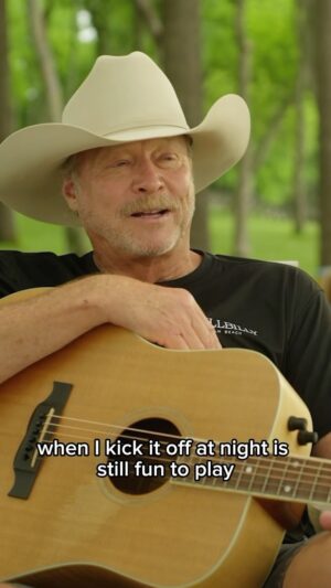 Alan Jackson Instagram - Alan shares his excitement about his live shows, expressing how much he loves seeing his fans’ reactions as they sing along to “Chattahoochee.”🤠 

Watch the full story and grab your #LastCallWithAlan tickets now at the link in bio.