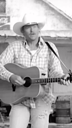 Alan Jackson Instagram - Who’s looking out for the #LittleMan? #AlanJackson #CountryMusic