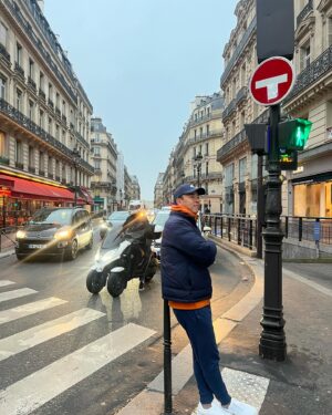 Alan Kuo Instagram - 如果能在出國唸書我一定會去法國留學🇫🇷不過我想我應該沒機會了，讓女兒去好了😁
#paris