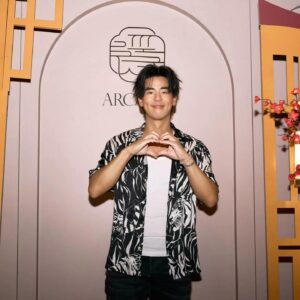 Alan Kuo Instagram - 我知道今天是愚人節 但那胸肌是真的 😂☺️ @thearcadiabistro